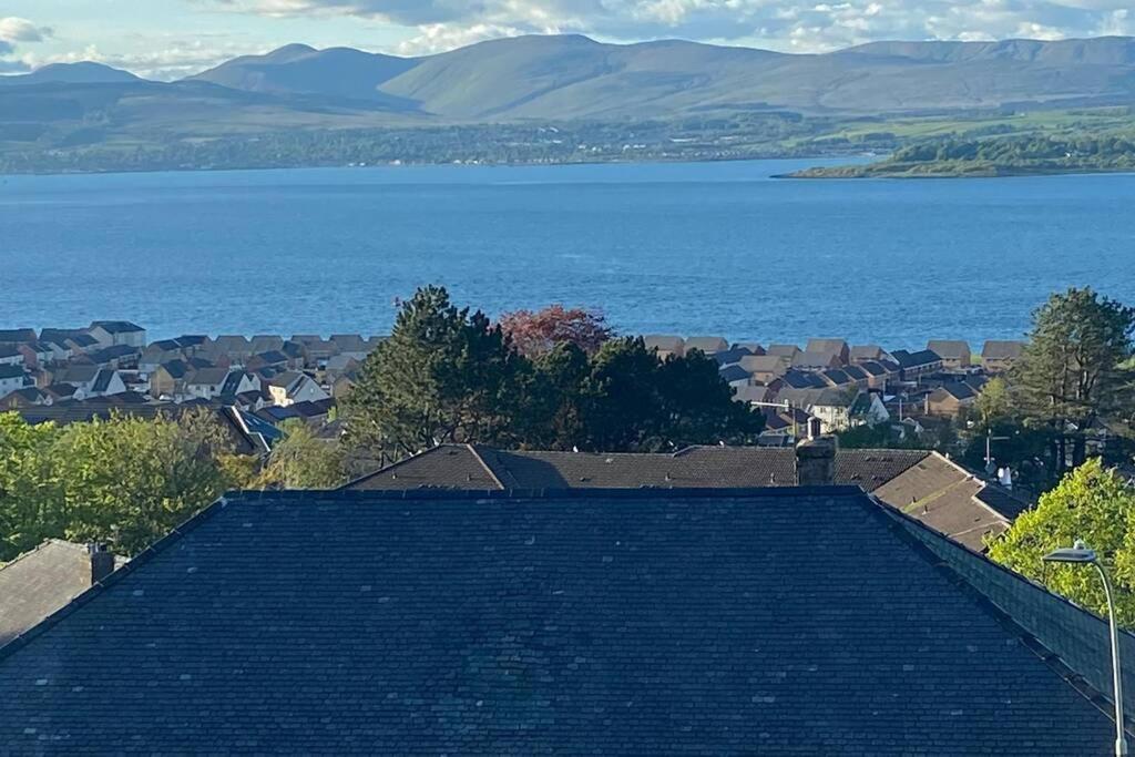 Beautiful Sea View 2 Bed Home ポート・グラスゴー エクステリア 写真